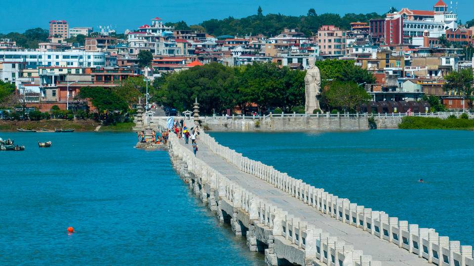 廈門出發泉州蟳埔村 洛陽橋 崇武古城  私人團一日遊