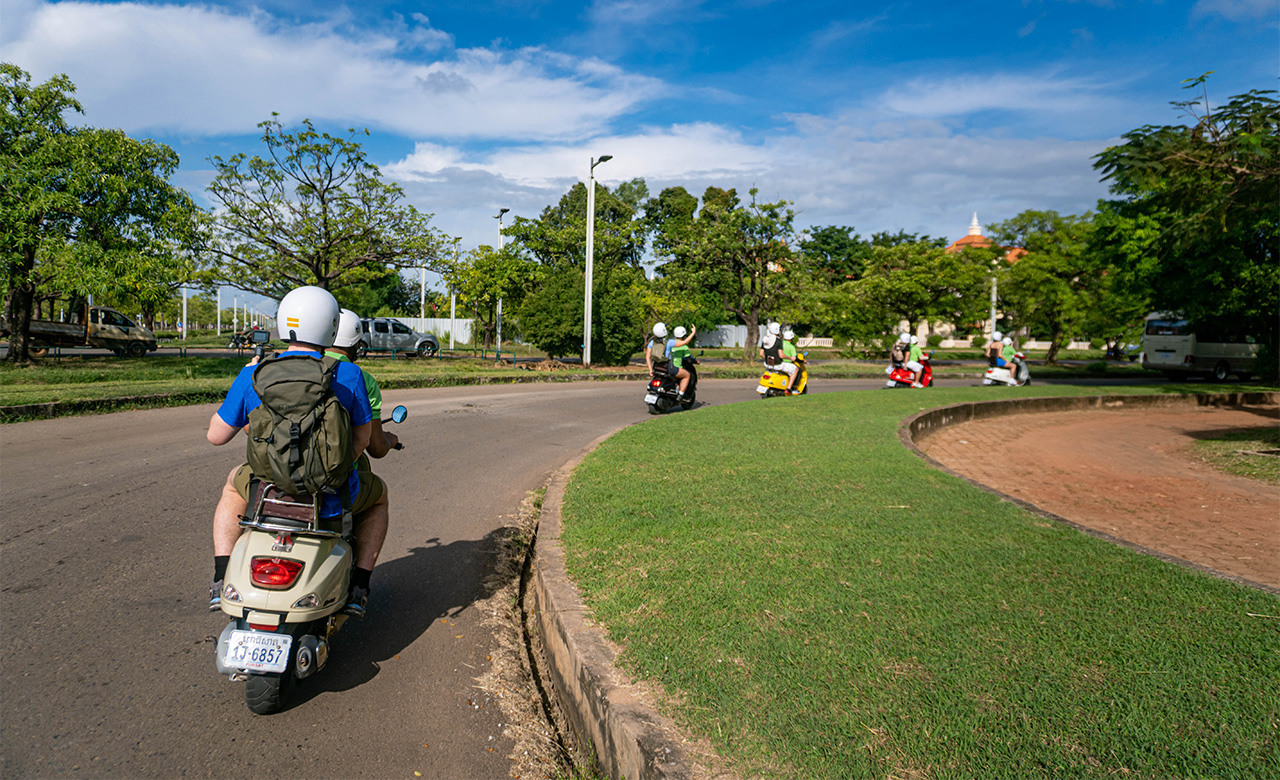 暹粒市（Siem Reap）早市 Vespa 美食之旅