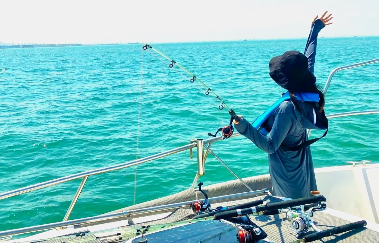 Shenzhen Jiao Island Bay sea experience (yacht fishing + sea snorkeling + sea catching + speedboat sightseeing + sea pulp board + sea magic carpet)