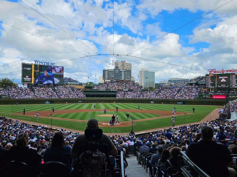中層看台座位兼顧絕佳視野與舒適度,可將整個球場的壯麗景色盡收眼底。 中層看台座位兼顧絕佳視野與舒適度,可將整個球場的壯麗景色盡收眼底。