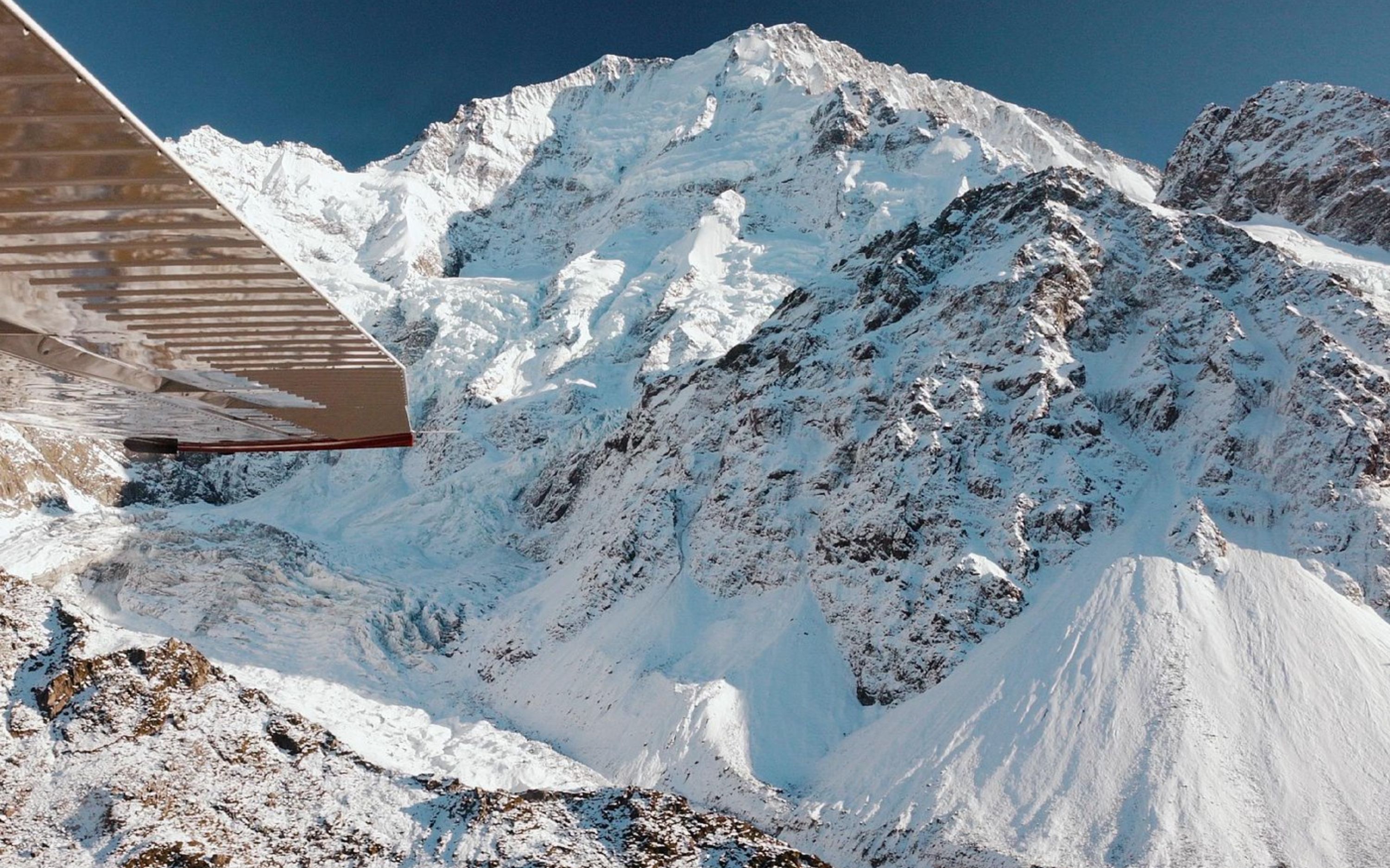 體驗紐西蘭最壯麗的高山景觀的空中美景