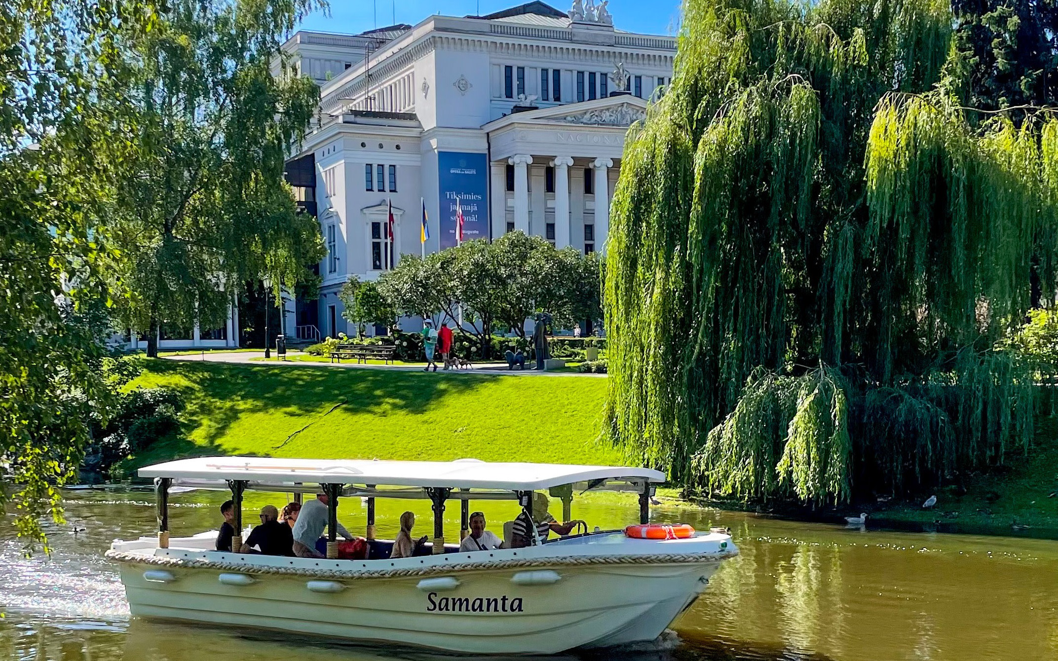 Canal Boat Sightseeing Tour With Audio guide