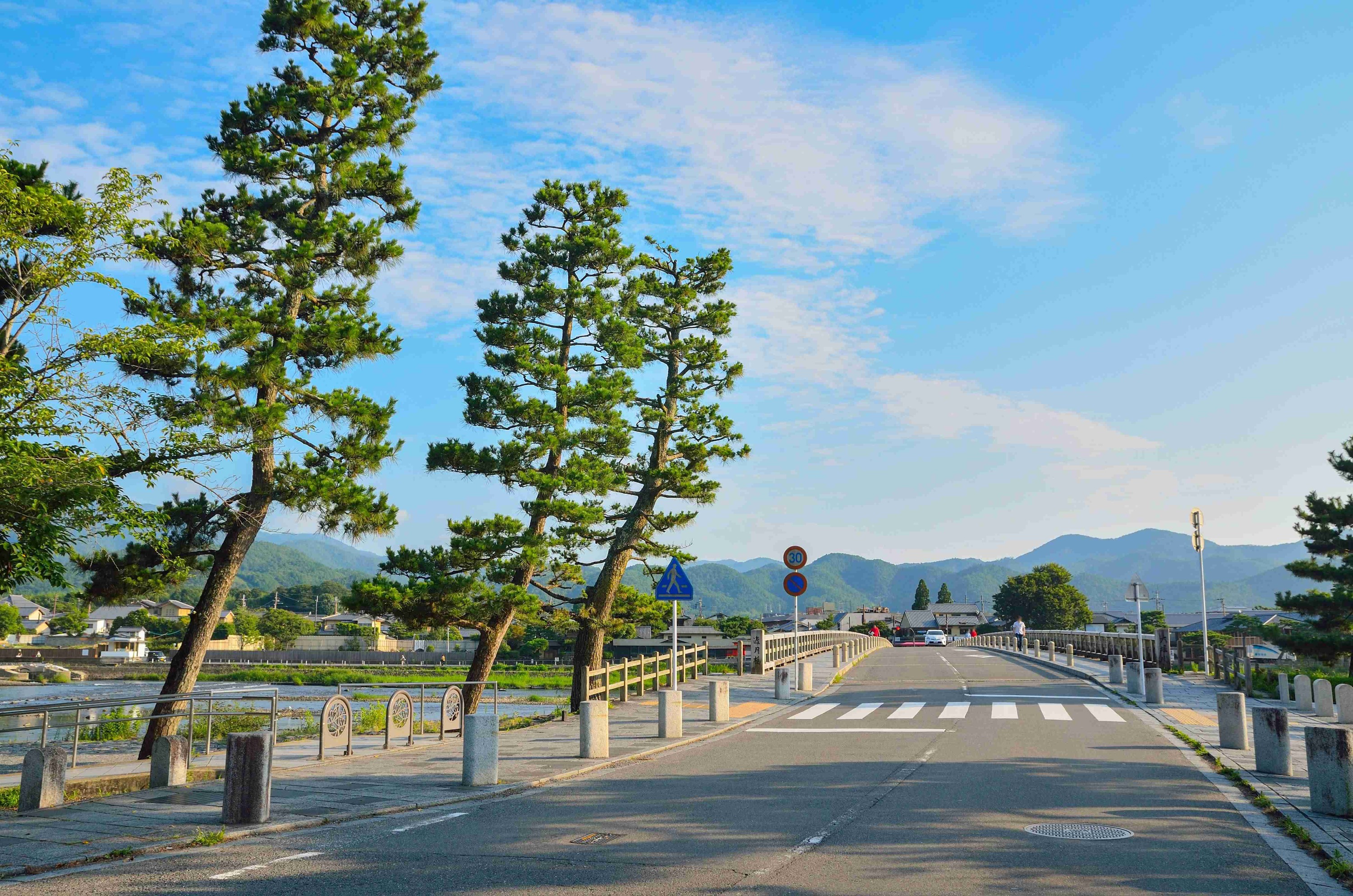 【京都&奈良一日遊】嵐山小火車&奈良公園&伏見稻荷大社千本鳥居&渡月橋&竹林小徑&和服森林 （大阪出發）