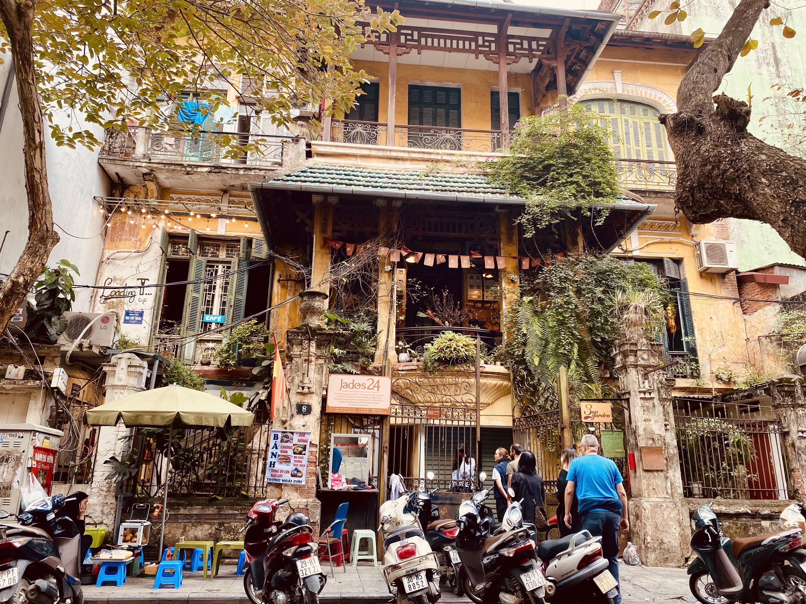 我們將從深入了解法國區的歷史開始，並在河內一間標誌性的咖啡館中，盡情享受迷人景緻。