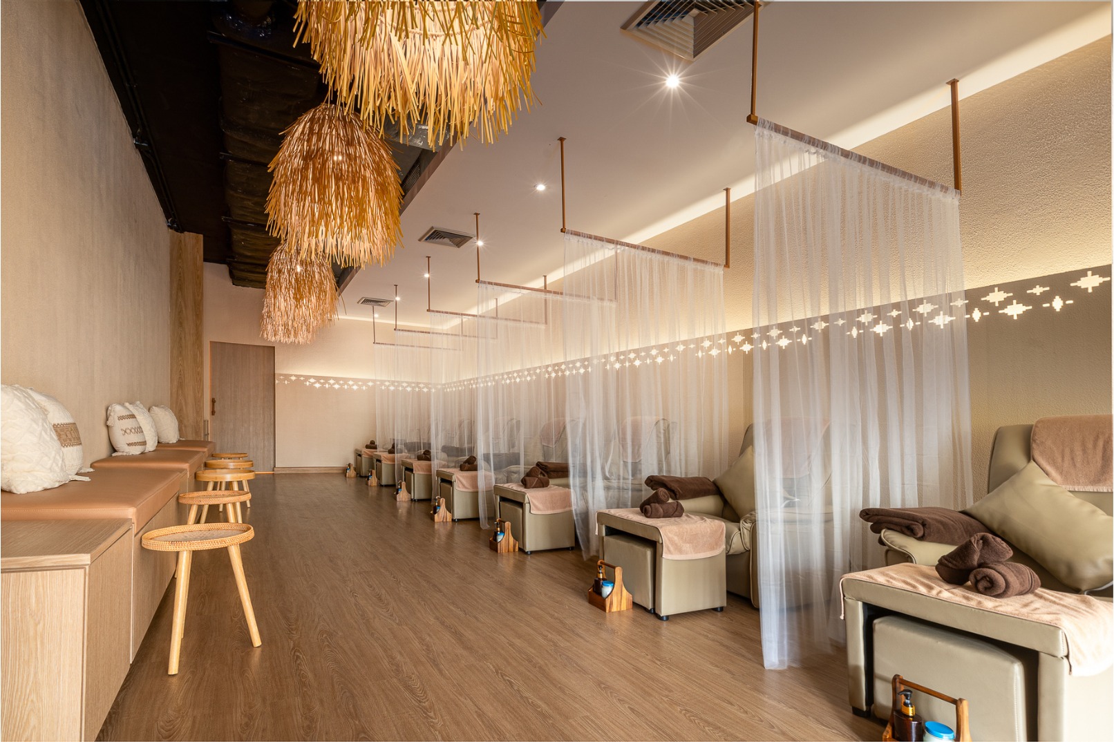 Bangkok素坤逸25巷ThaiThai按摩BTS阿索克站