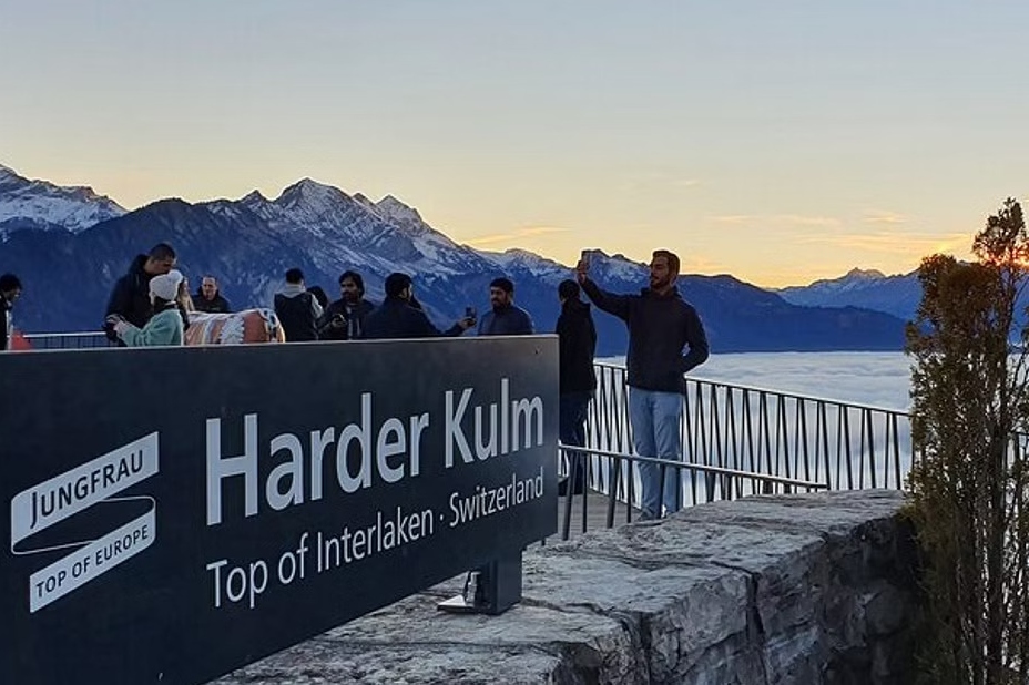 Interlaken Private Walking Tour with Cable Car to Harder Mountain