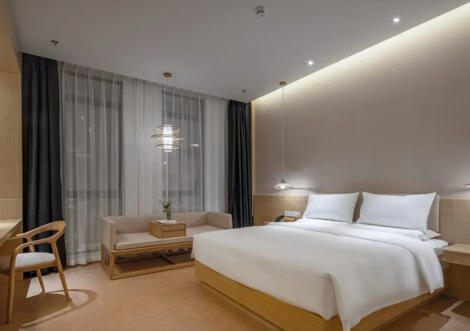 Superior King Room (No Window) Reference Image