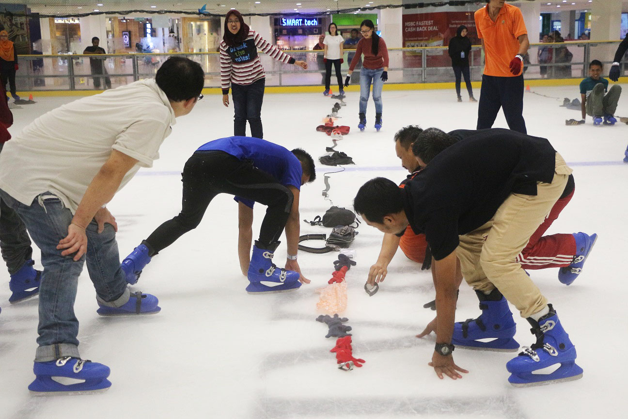 柔佛州新山Blue Ice Skating Rink滑冰體驗