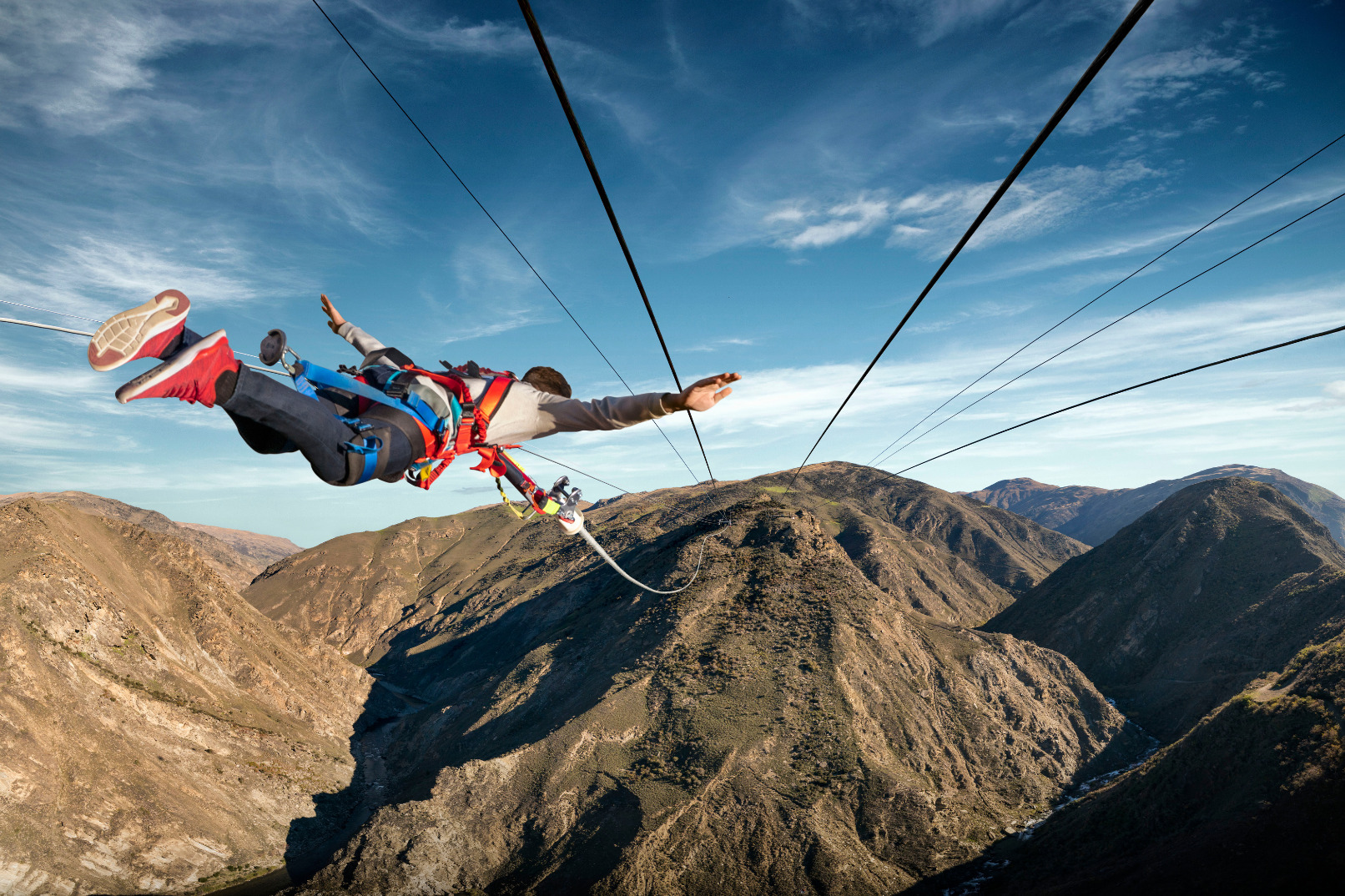 世界首個人體彈射器！穿越尼維斯山谷150公里！