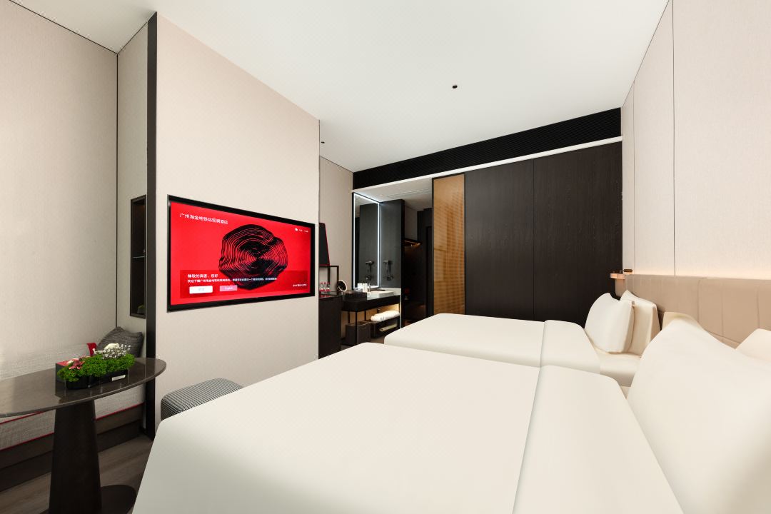 Elegant King Room (Percentage Dimming + Voice Linkage + Bedside Book Bar)