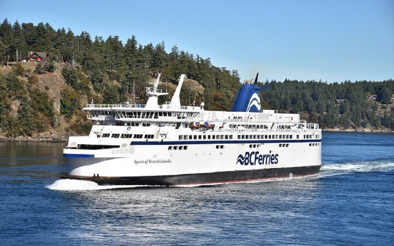 Vancouver and Victoria Highlights Day Tour with Butchart Gardens