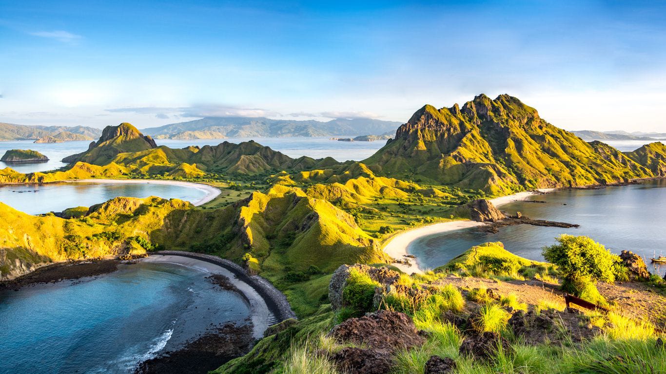 納閩巴焦 (Labuan Bajo) 出發的半芬尼西 (Semi Phinisi) 船隻一日私人遊