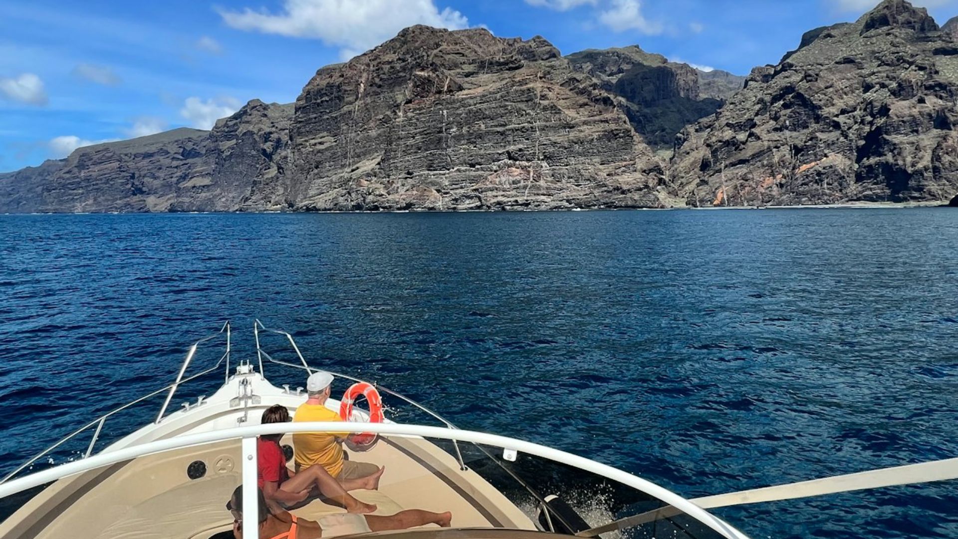 Tenerife luxury snorkeling boat tour with food and unlimited drinks