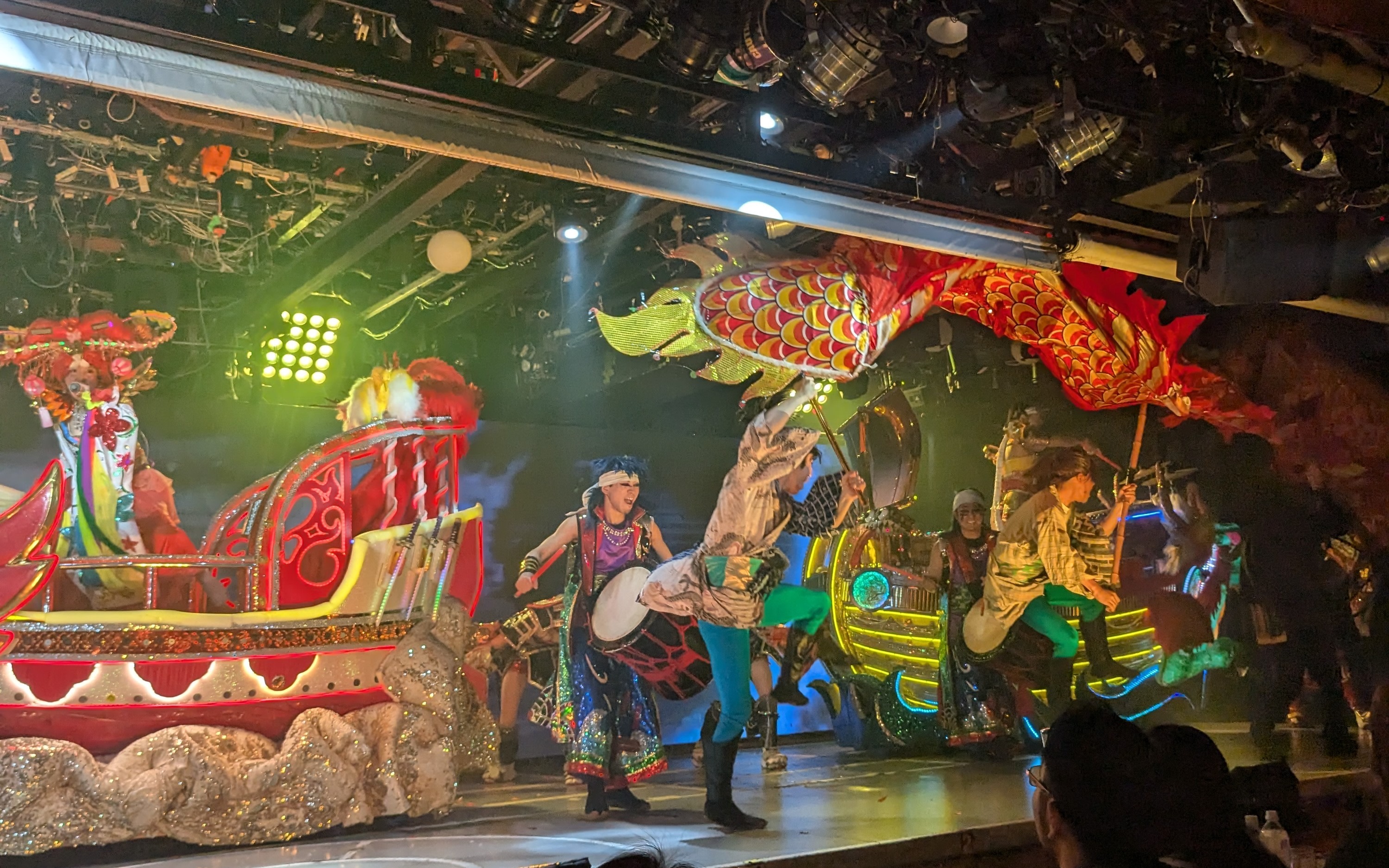 Shinjuku Samurai Show (including two drinks and Izakaya dinner)