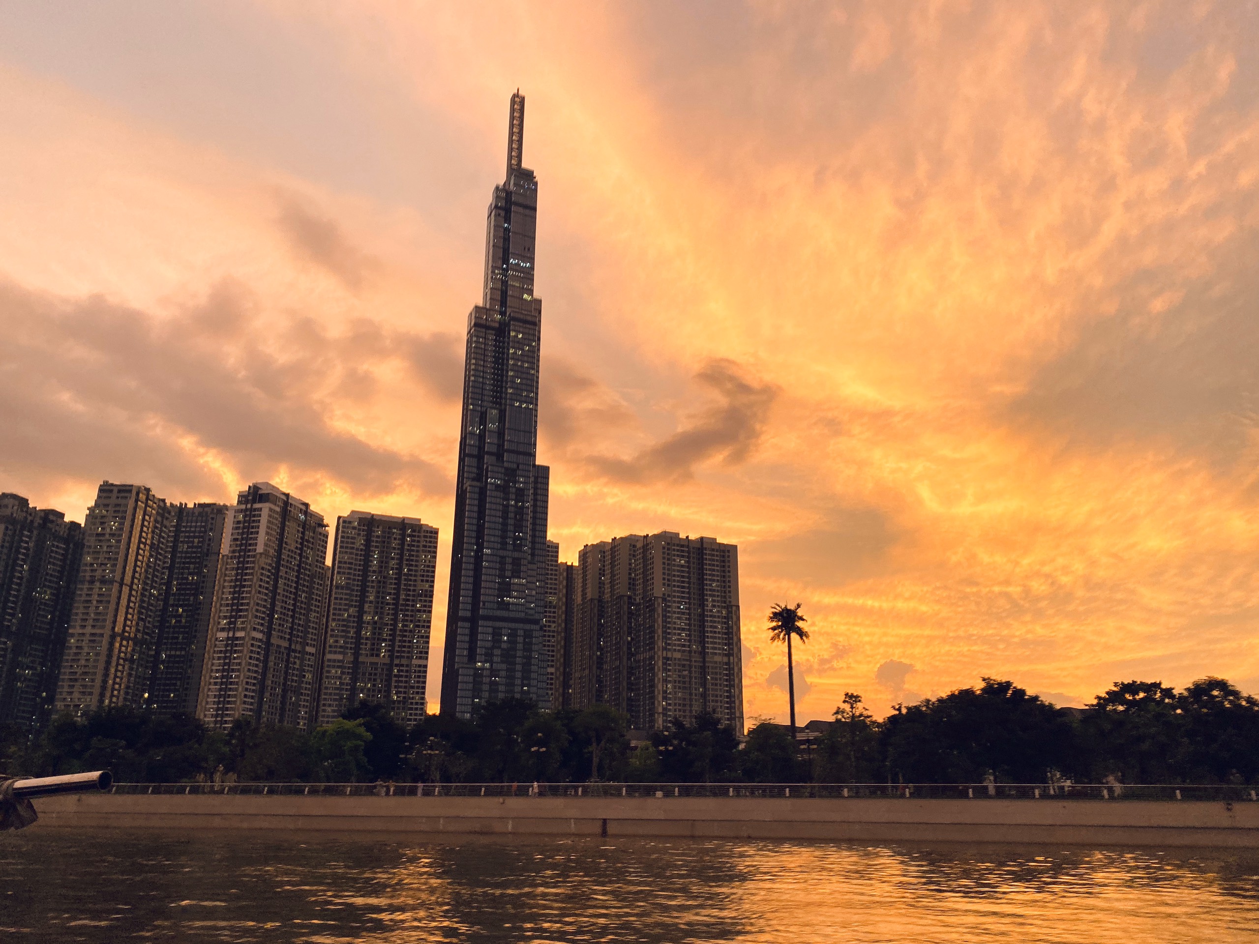 胡志明市浪漫日落雞尾酒豪華快艇之旅