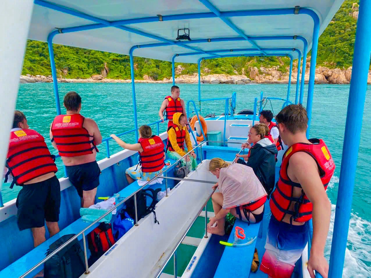 Vinh Hy Bay with Snorkeling and Fishing Day Tour from Mui Ne