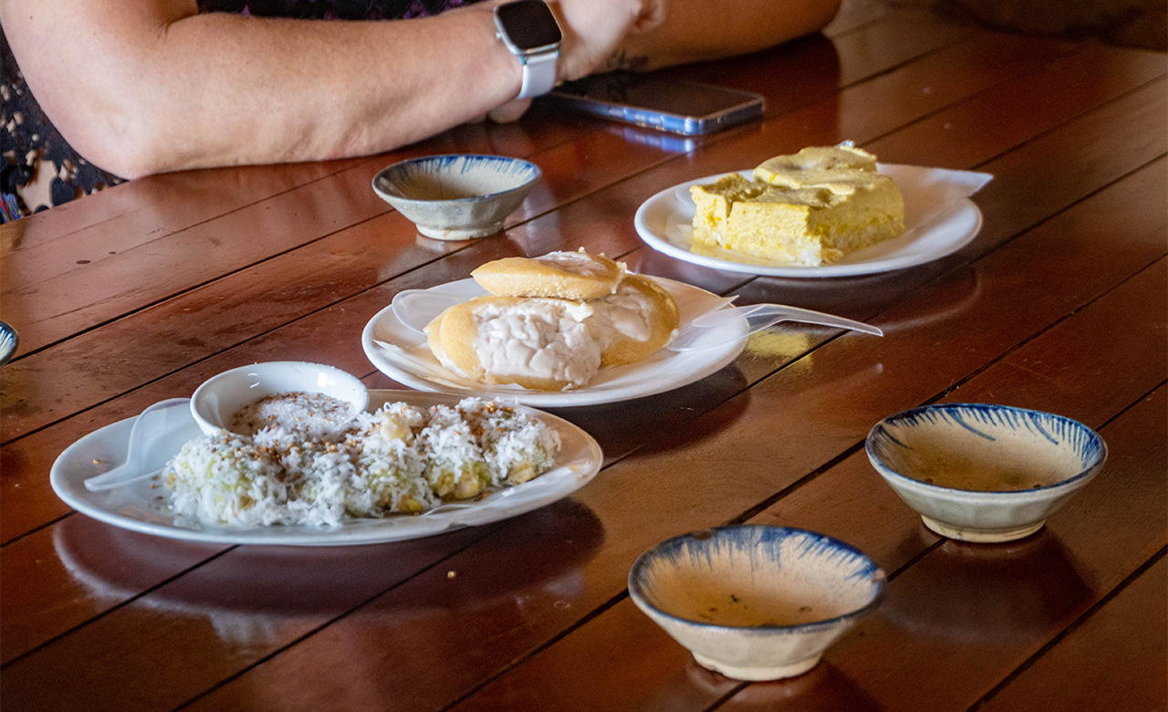 繼續前往Wat Bo街品嚐棕櫚奶油蛋糕，這是一種由當地棕櫚糖製成的傳統柬埔寨甜點。這個甜蜜的站點讓您深入瞭解當地食材和傳統甜點製作工藝。