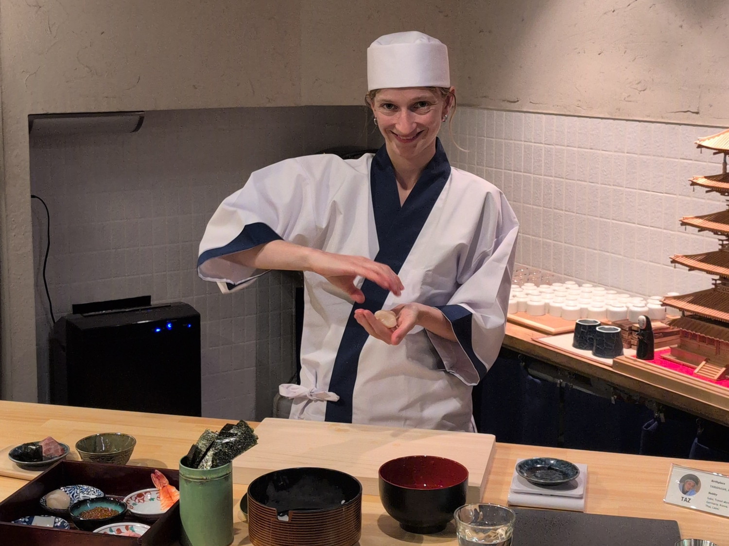 Enjoy sushi making experience near Mt. Fuji