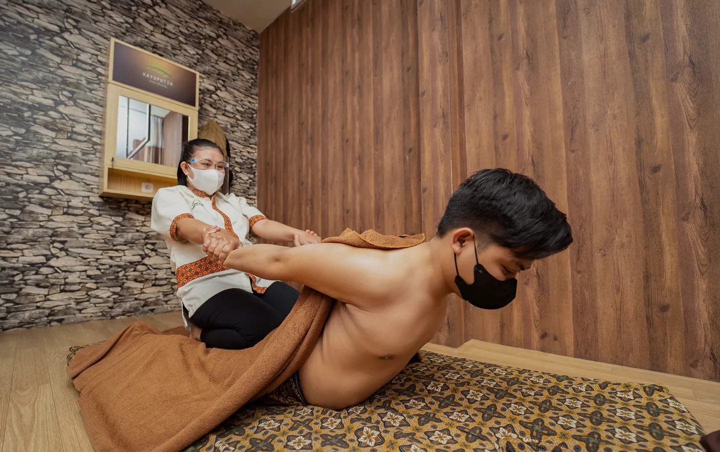 Kayuputih Family Reflexology S. Parman in Malang