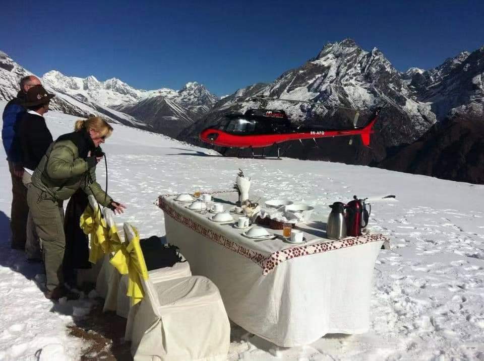 安納布爾納峰基地營直升機之旅