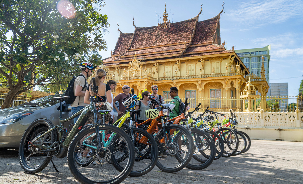 Phnom Penh to Mekong Island Sunset Bike Tour 