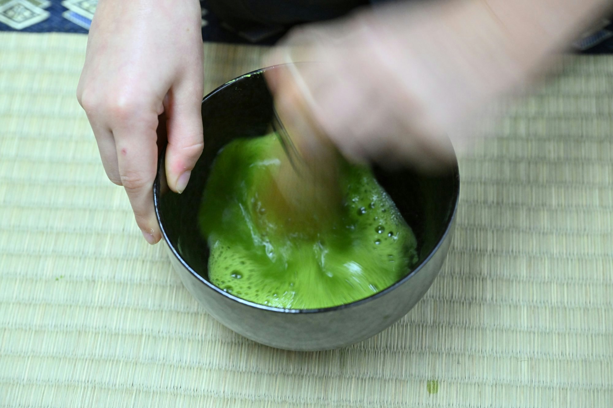 身著和服體驗禪意茶道和毛筆製作課程