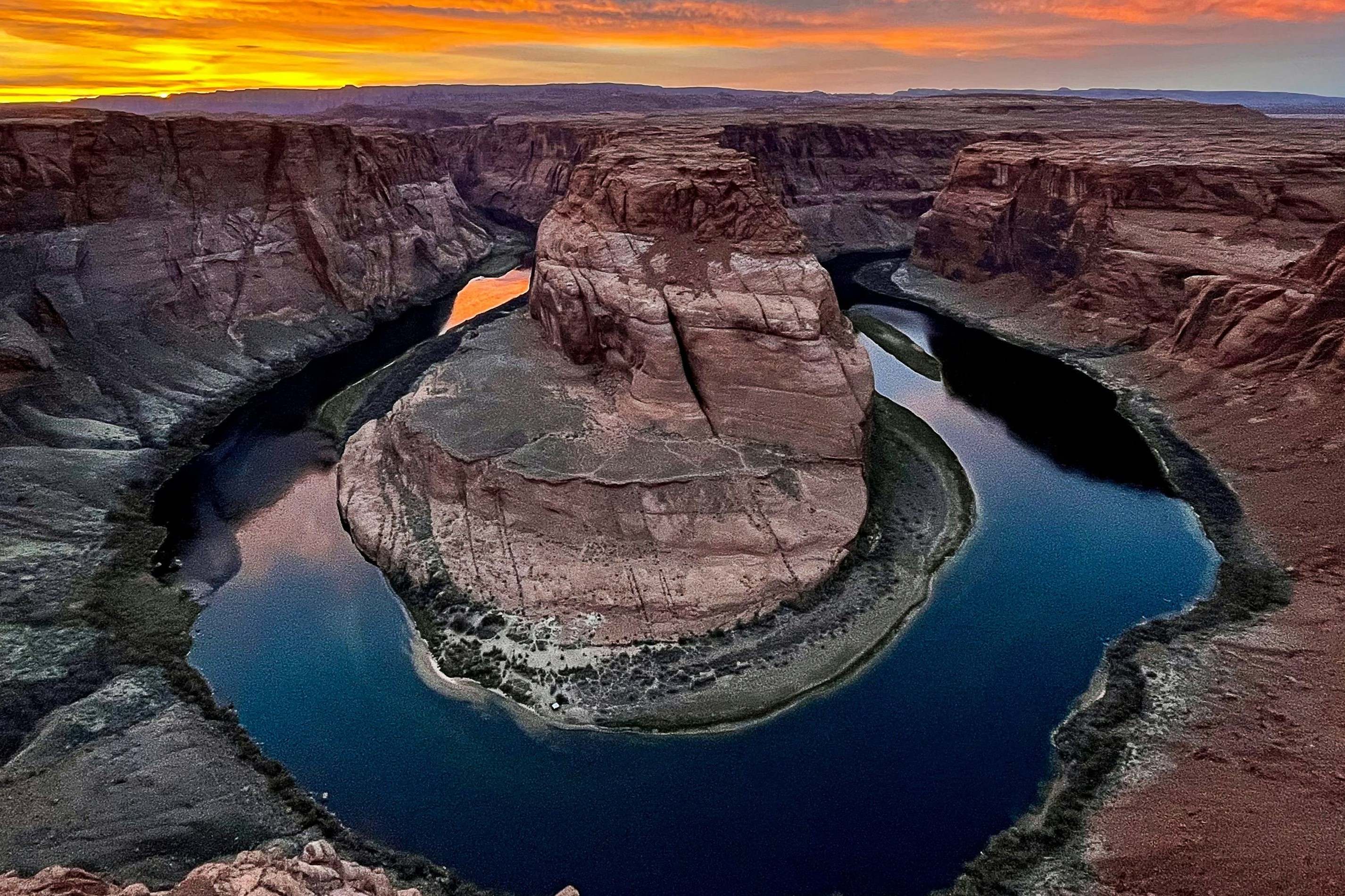 This iconic viewpoint is easily accessible and offers one of the most photographed landscapes
