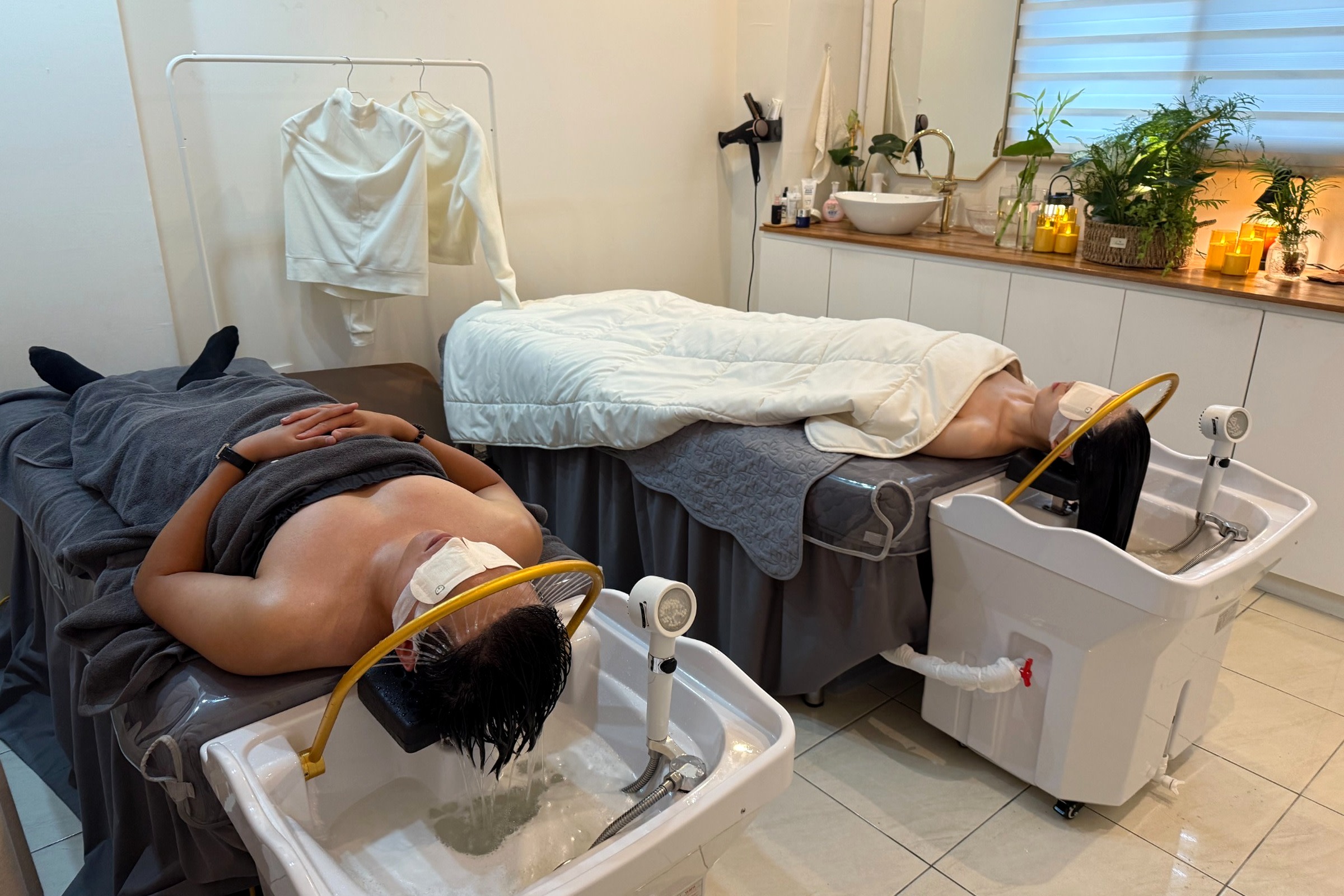 Daegu Head Spa: K-Beauty Scalp Care & Water-Ring Relaxation