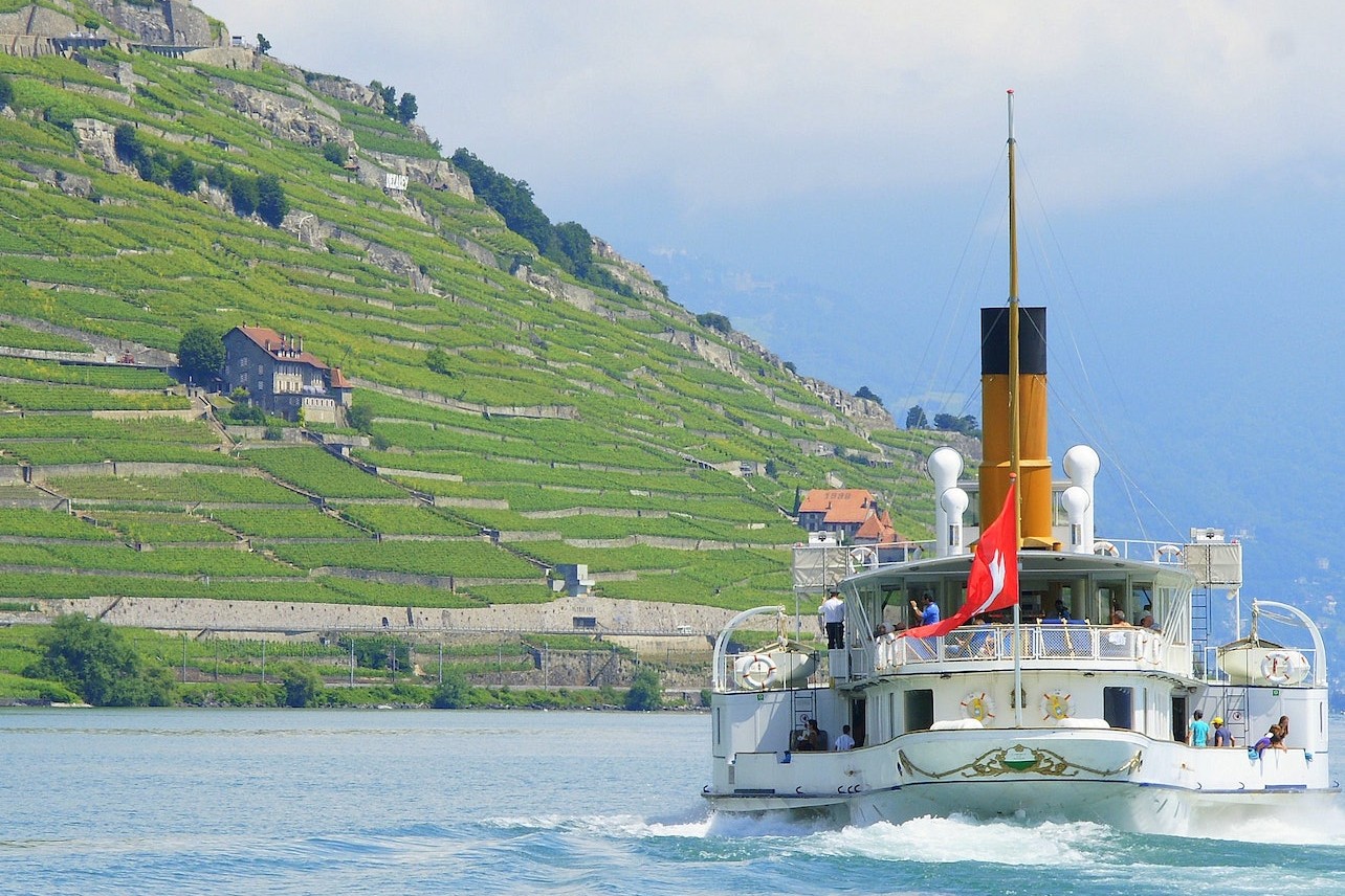 2-Hour Lavaux Panoramic Cruise from Lausanne