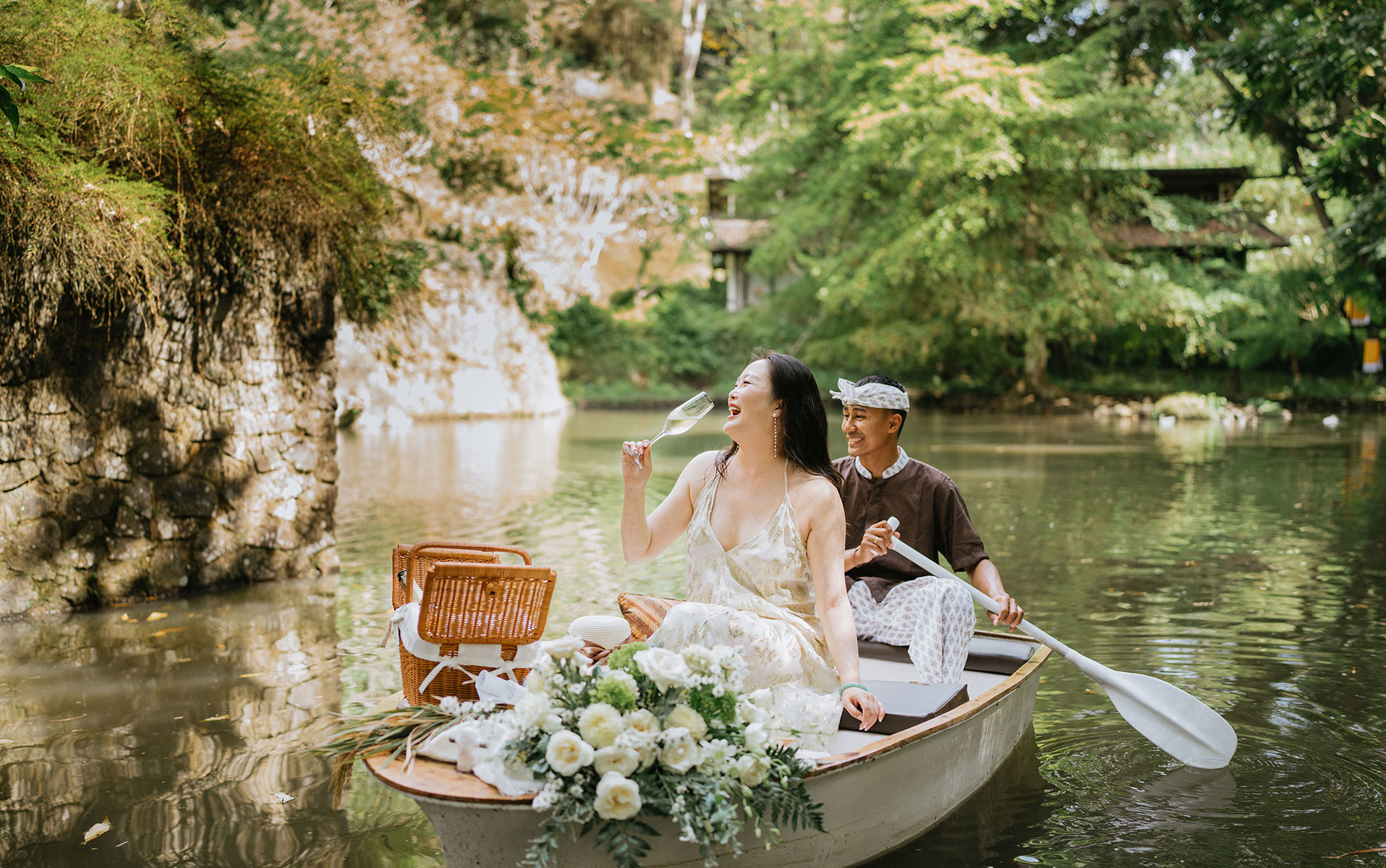 Romantic Picnic by Boat in Dua Dari Ubud