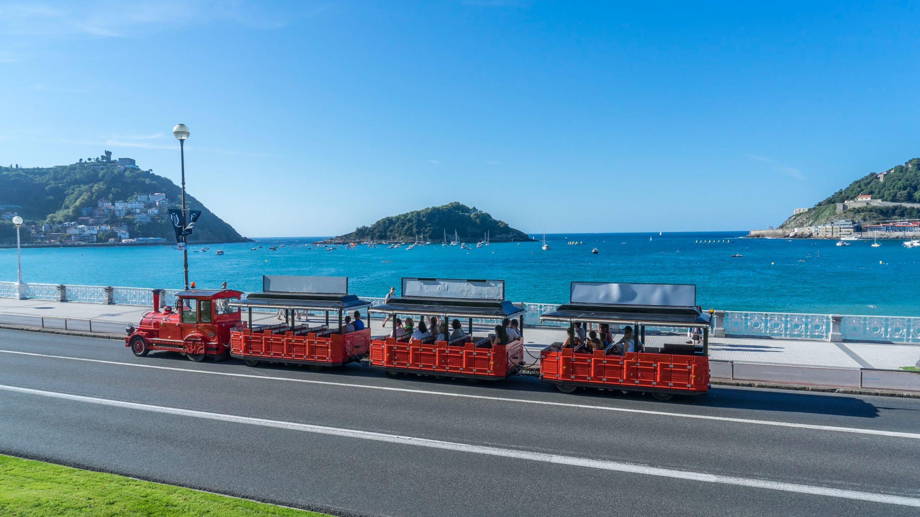 聖塞瓦斯蒂安隨上隨下城市觀光火車 (San Sebastian hop-on hop-off city tour train)