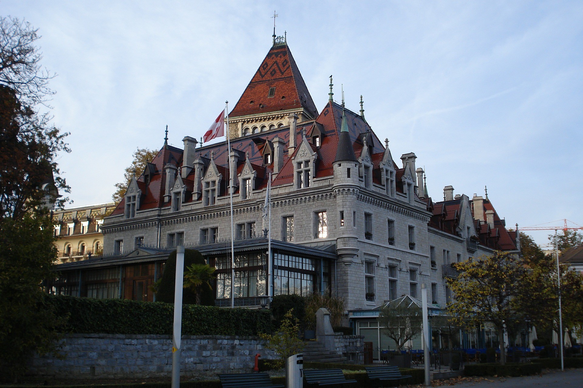 Exclusive Private History Tour with a Local in Lausanne