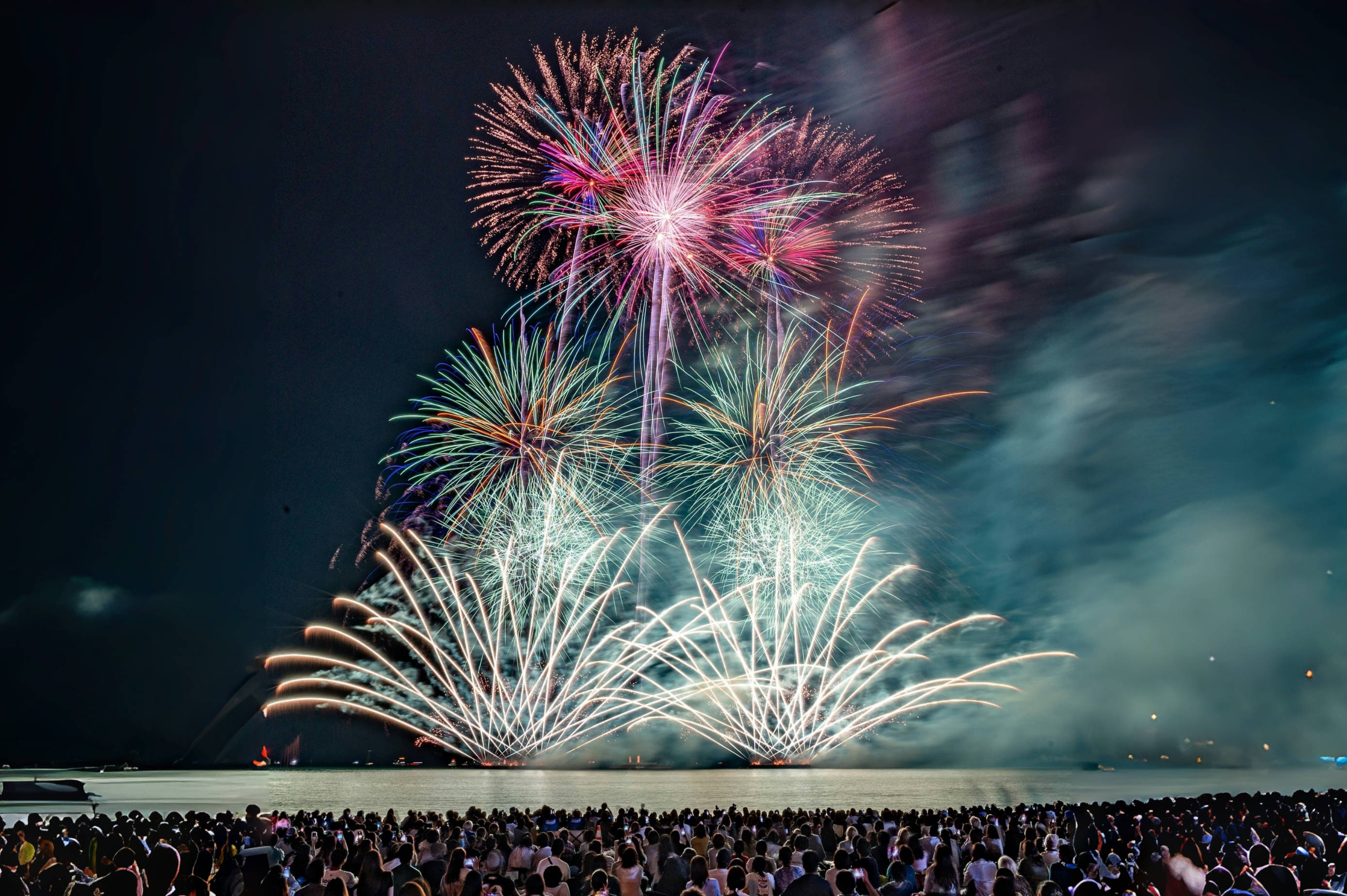 【夏日花火限定】鎌倉·江之島花火之夜 | 逗子海岸煙火+江之電+鶴崗八幡宮 | 新宿/東京站往返