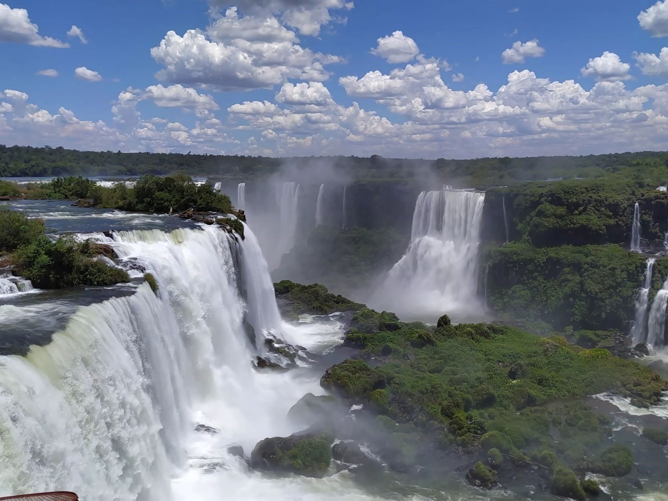 Iguazu Falls Day Tour across Brazil and Argentina
