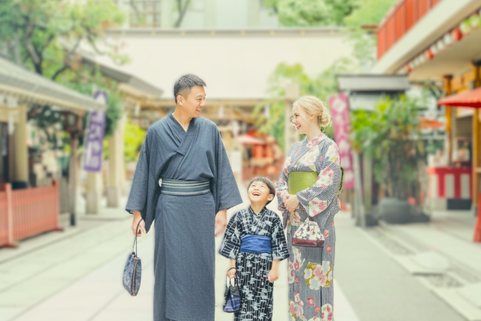 在福岡體驗和服/浴衣租賃服務!👘高級方案非常適合那些希望通過搭配配飾來打造更華麗和服造型的客人。男士也可以選擇酷炫時尚的配飾。 在福岡體驗和服/浴衣租賃服務!👘高級方案非常適合那些希望通過搭配配飾來打造更華麗和服造型的客人。男士也可以選擇酷炫時尚的配飾。
