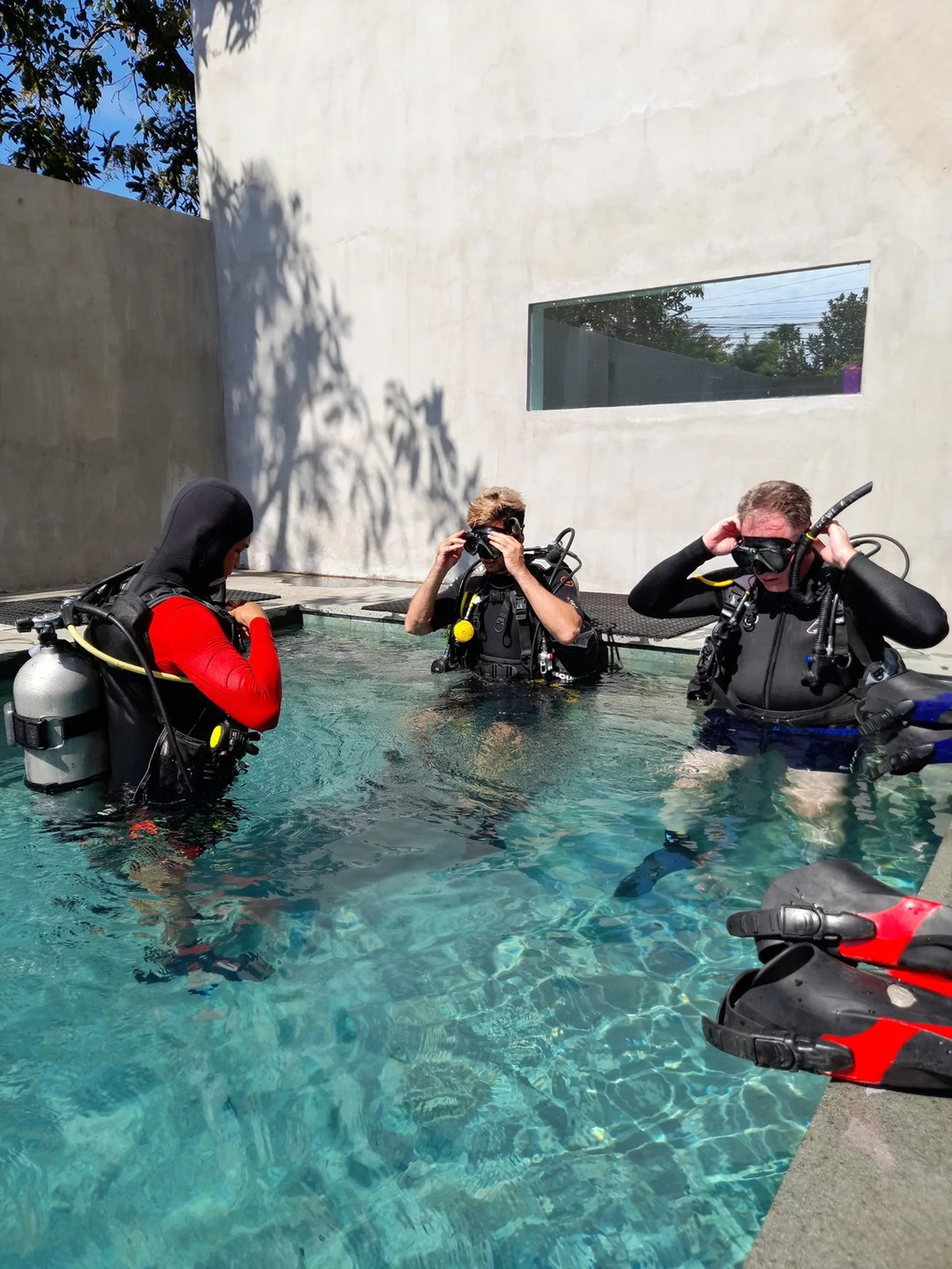 PADIオープンウォーターダイバーコース（サヌール / PADI 5 Star Dive Center提供）