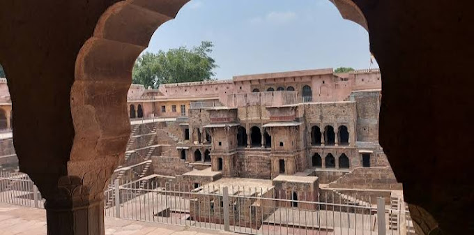 Transfer Between Agra and Jaipur via Fatehpur Sikri and Stepwell
