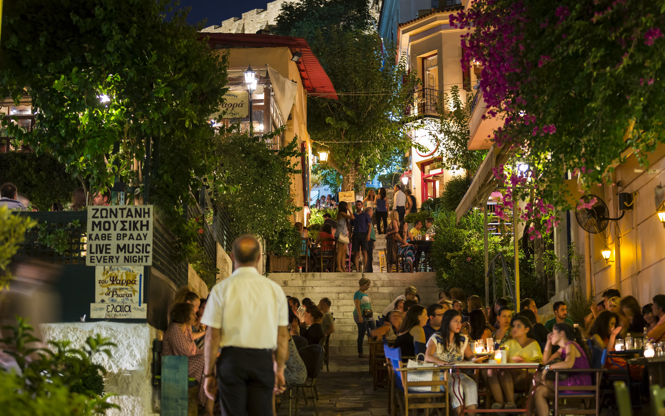 Athens night tour with Greek dance show and dinner