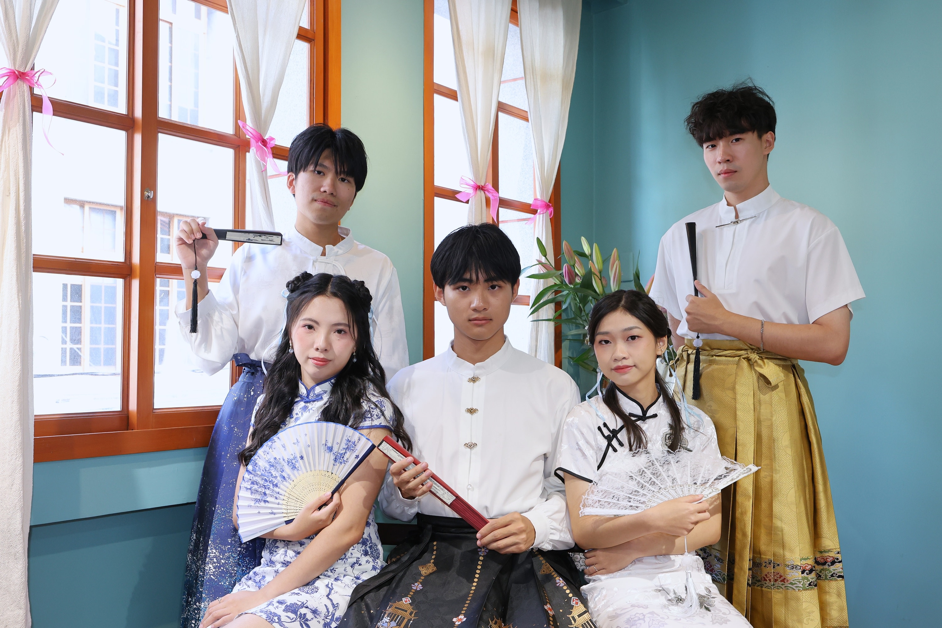 Taipei Dadaocheng Sedan Chair & Cheongsam Experience