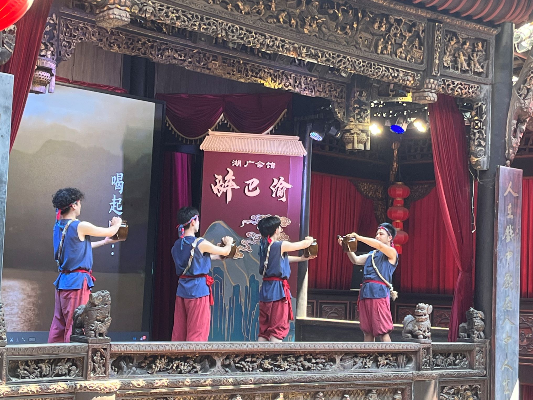 沒有炫技的特效，只有實打實的非遺真功夫