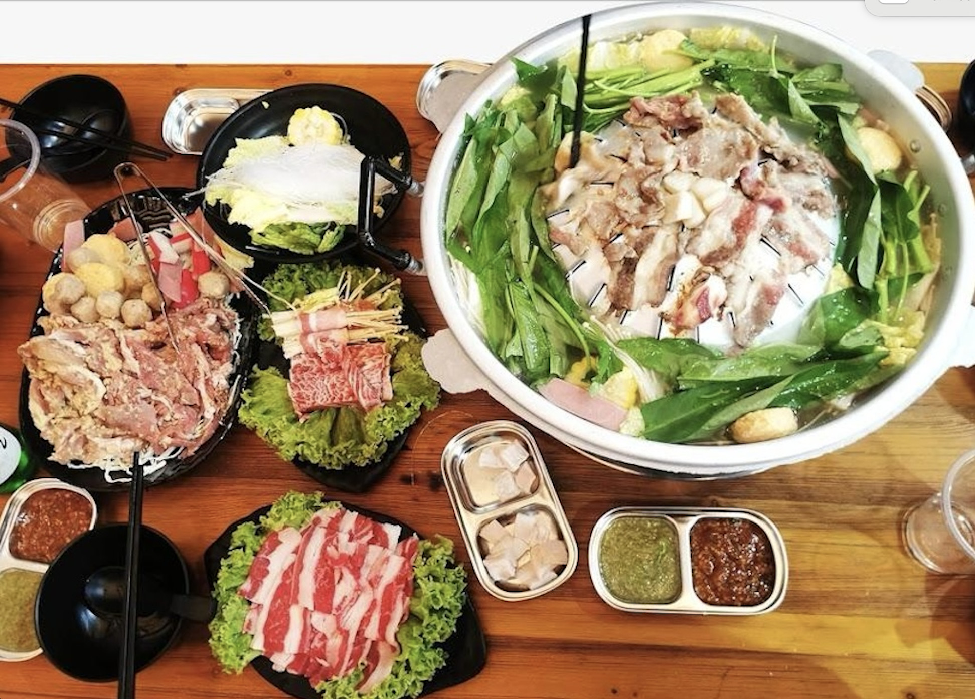 Tha Siam Mookata, Singapore 