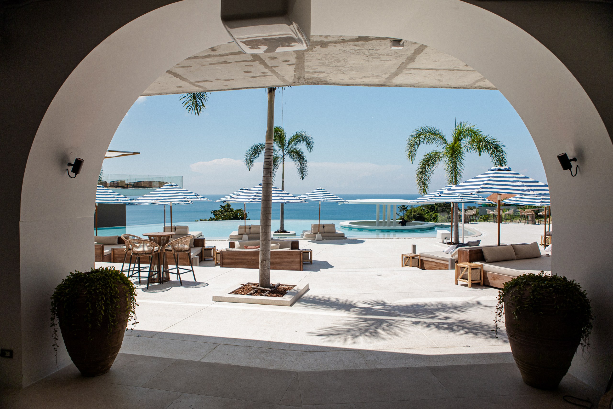 普吉島菲拉海灘俱樂部（Fira Beach Club Phuket）日間通行證，享受海灘氛圍和飲品