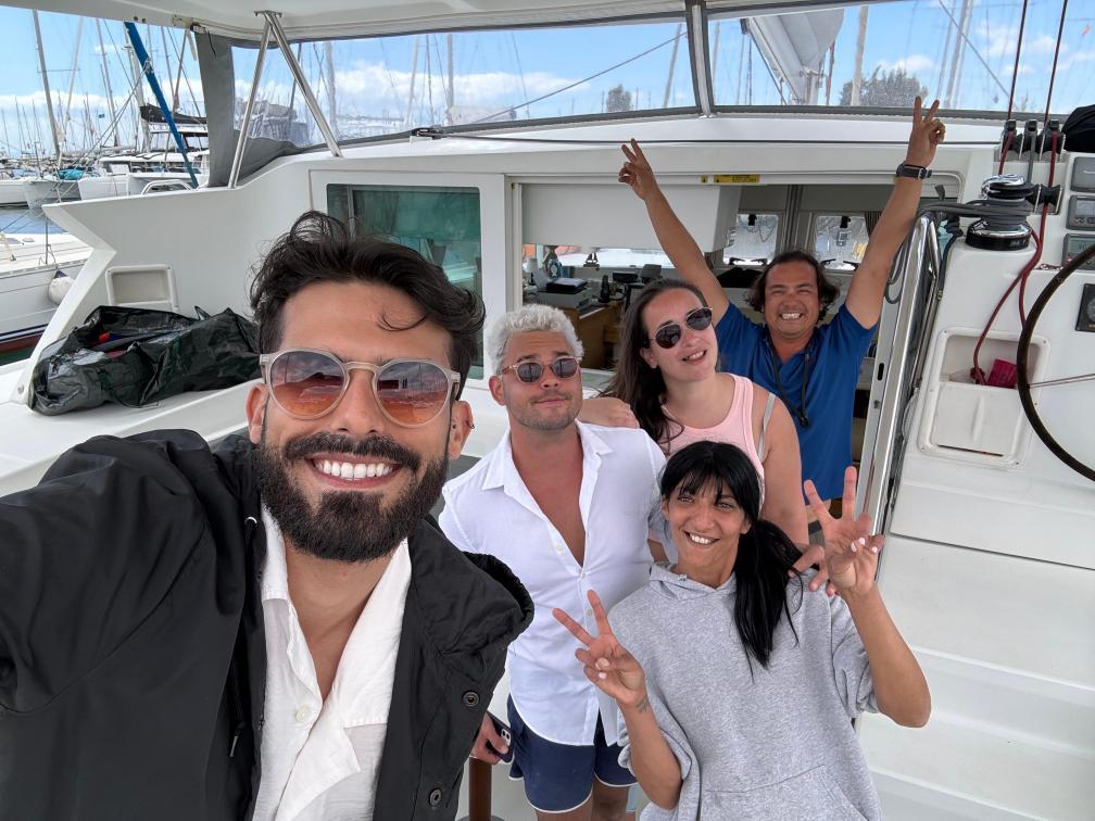 Athens Riviera Catamaran Tour with Fresh Meal and Drinks