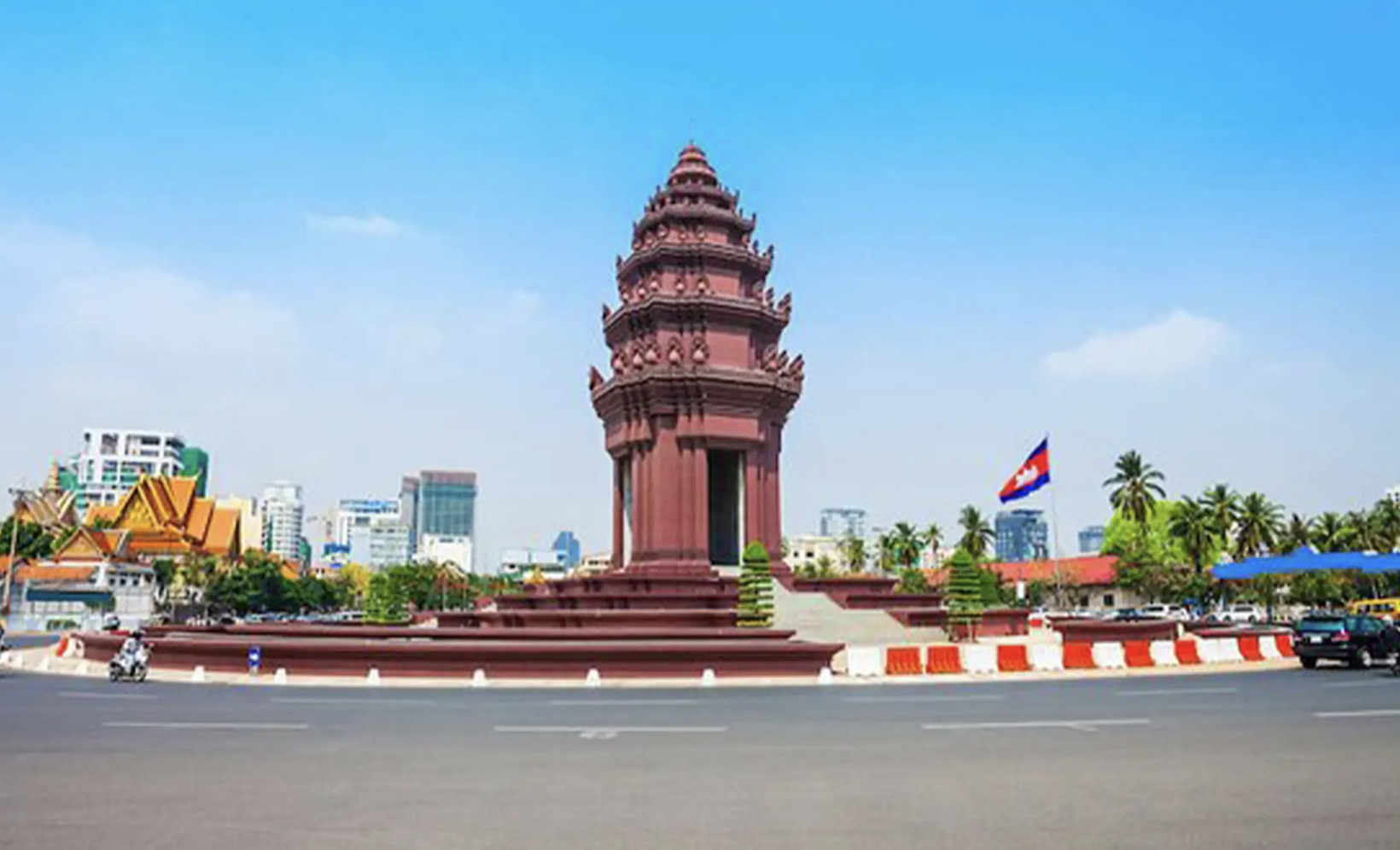 在獨立紀念碑前留下你的倩影