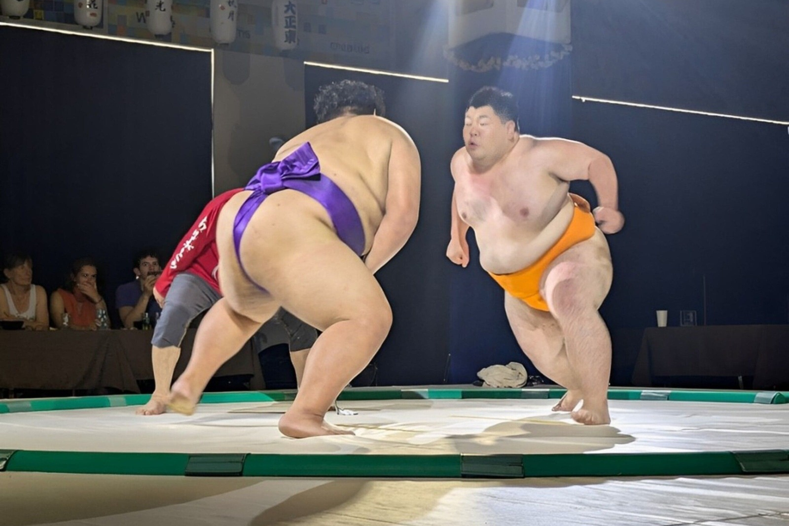 大阪相撲表演：相撲體驗、和服試穿和相撲火鍋