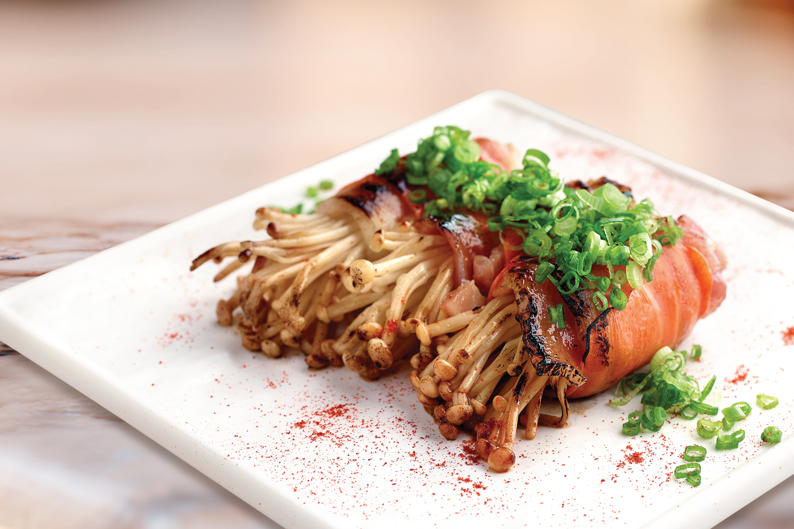 金菇豬肉卷 - 老饕肉乾(五花肉)
酥脆金針菇佐醬油。 金菇豬肉卷 - 老饕肉乾(五花肉)
酥脆金針菇佐醬油。