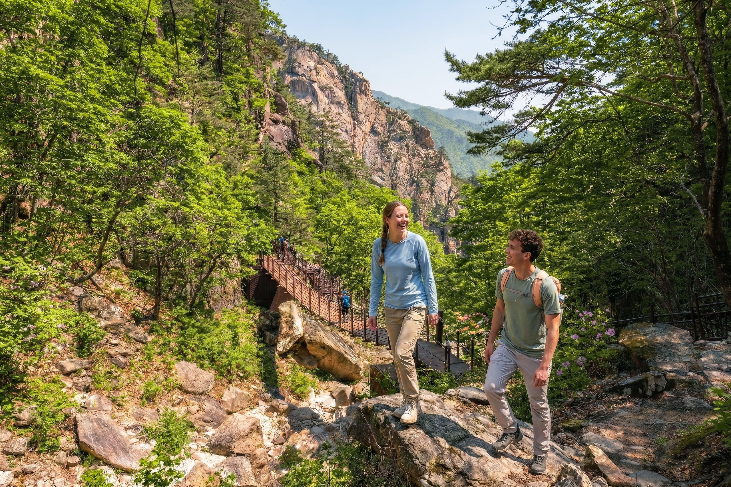 在專業導遊的帶領下，探索韓國雪嶽山的壯麗山峰與寧靜小徑。