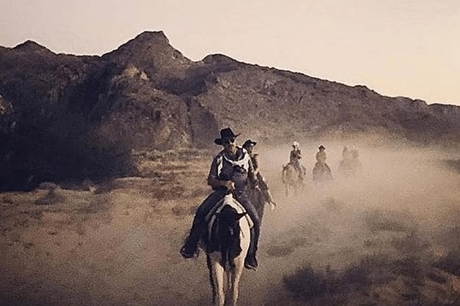 Morning Maverick Horseback Ride with Breakfast in Las Vegas