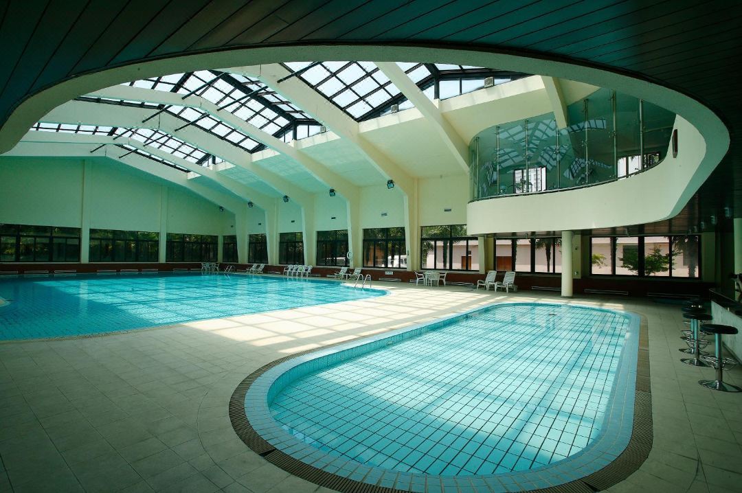 Indoor swimming pool