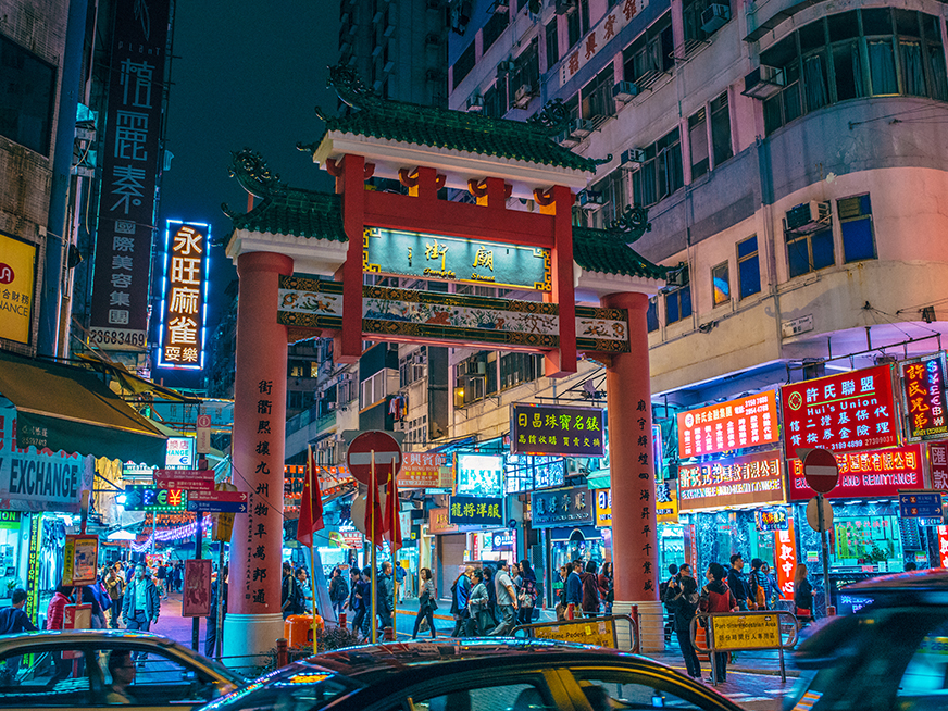 香港維多利亞港遊船晚餐 + 敞篷巴士 + 打小人表演+ 廟街